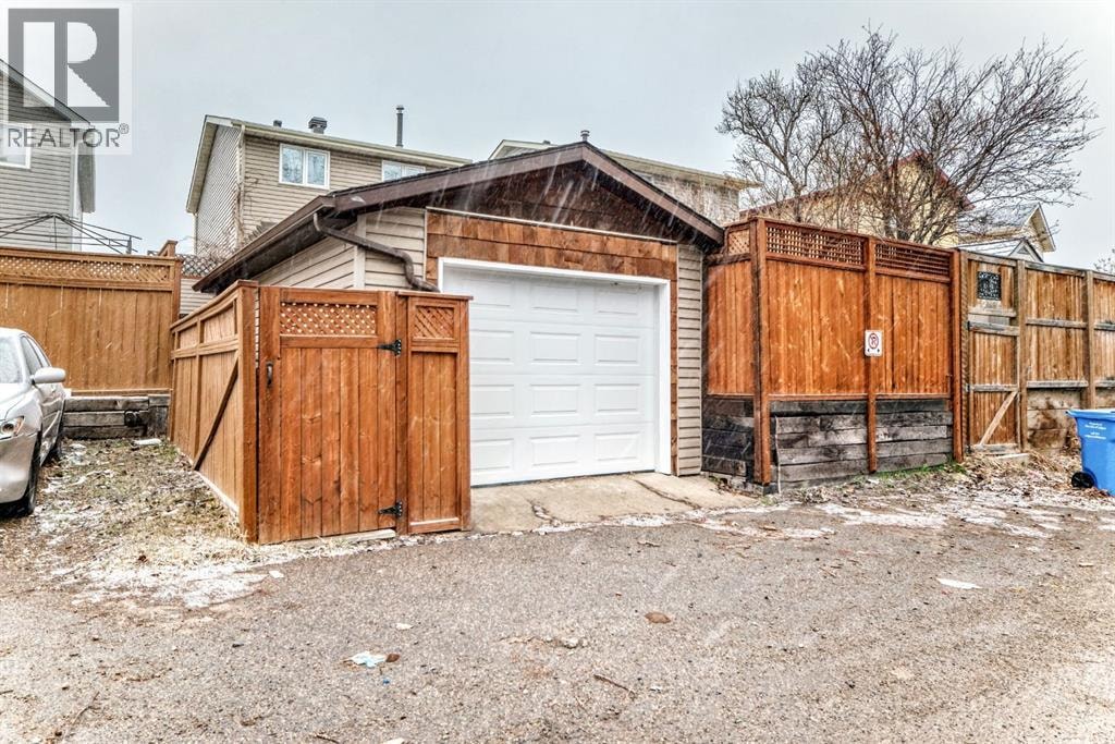 255 Falshire Way NE — photo 34