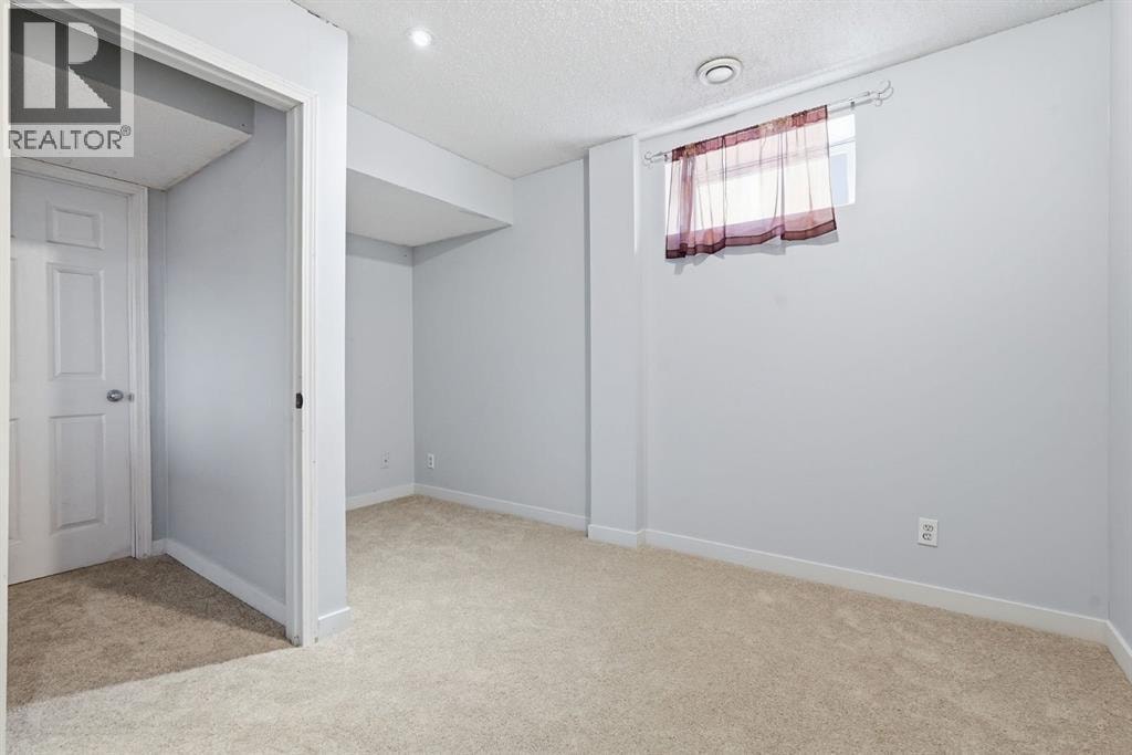 56 Silver Creek Boulevard — photo 18