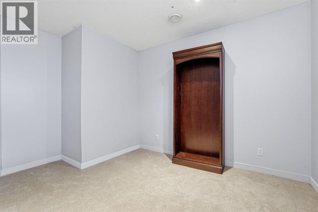 56 Silver Creek Boulevard — photo 17