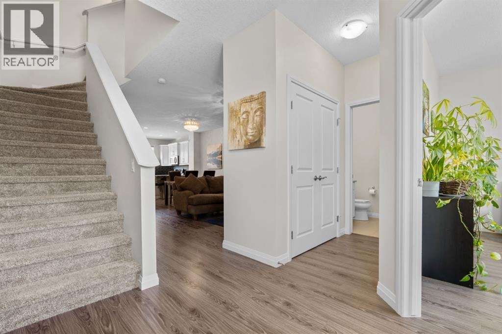 31 Red Embers Lane NE — photo 2