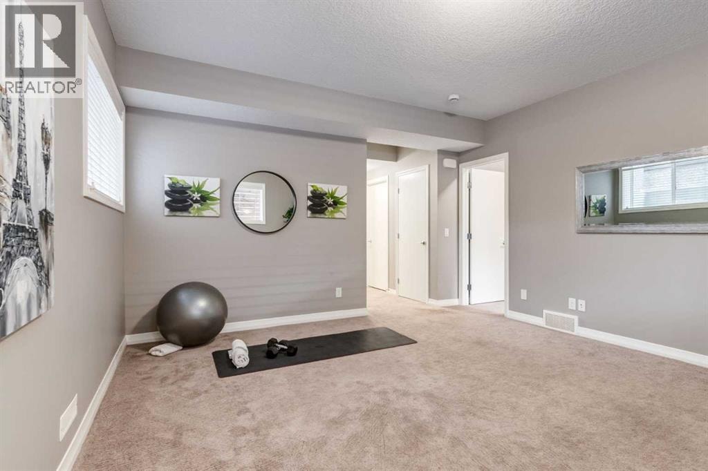 33 Evansglen Drive NW — photo 37