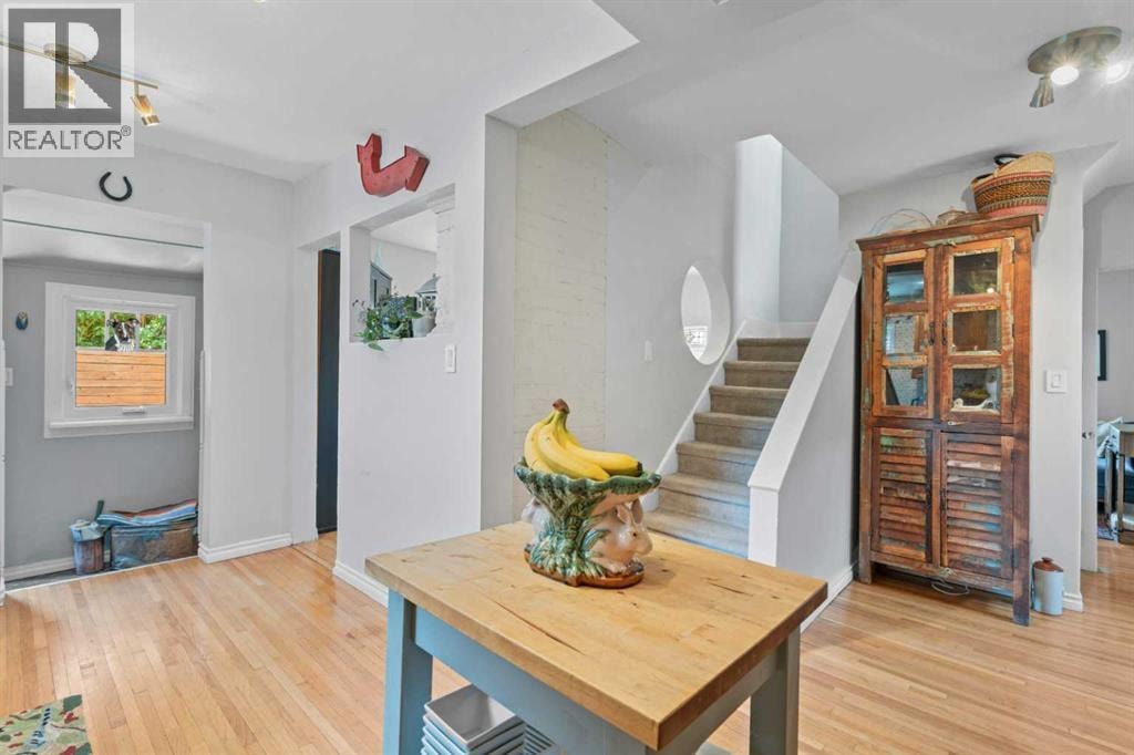 3216 17 Street SW — photo 16