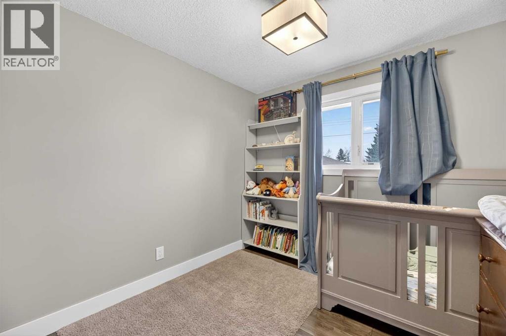 35 Queen Isabella Close SE — photo 14