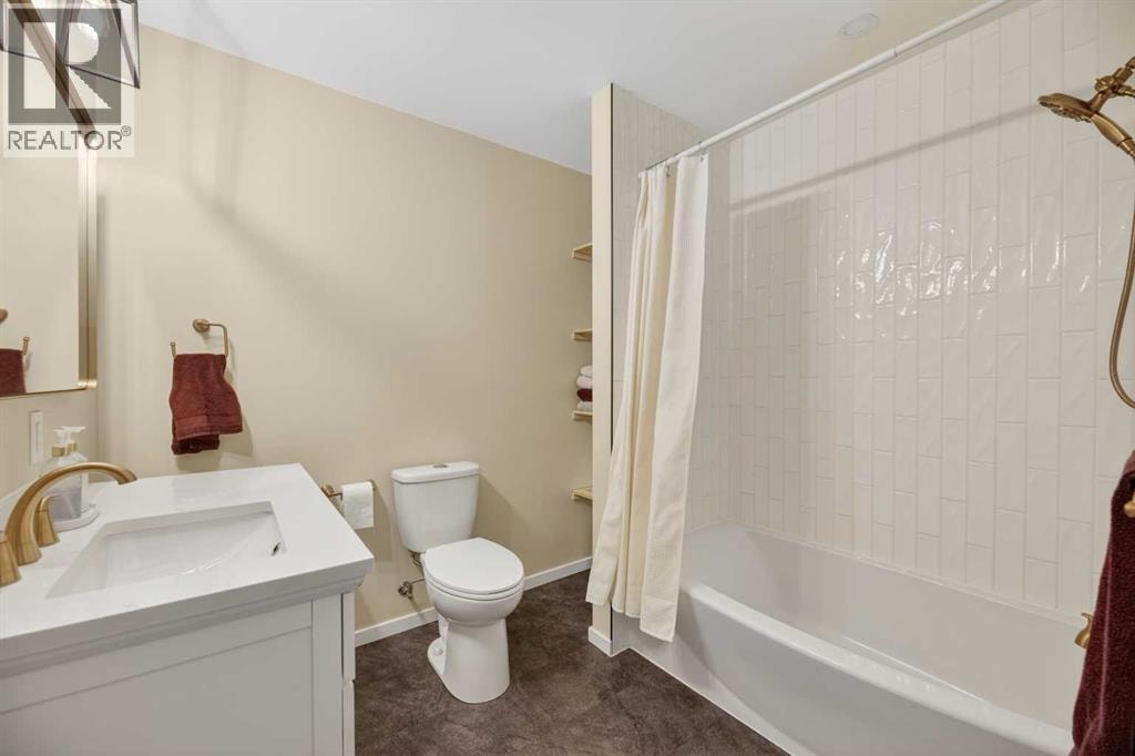 35 Queen Isabella Close SE — photo 15