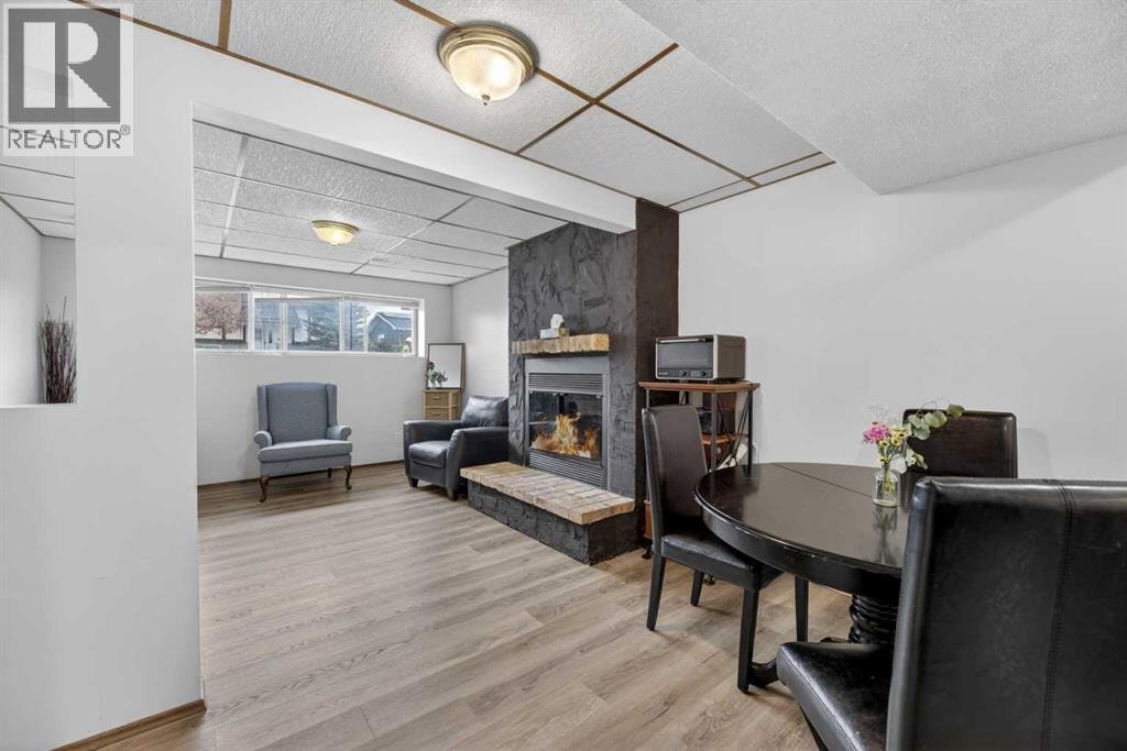 35 Queen Isabella Close SE — photo 20