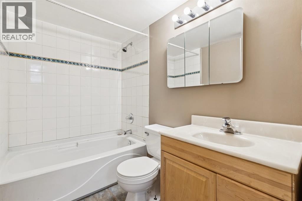2144 Chilcotin Road NW — photo 32
