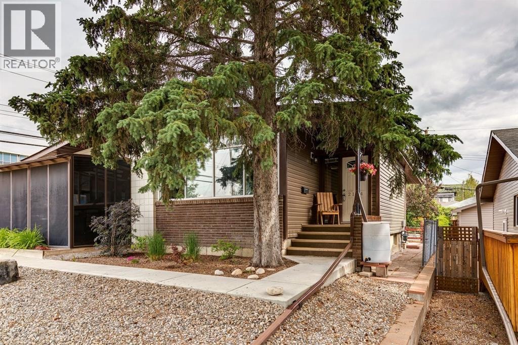 2144 Chilcotin Road NW — photo 33
