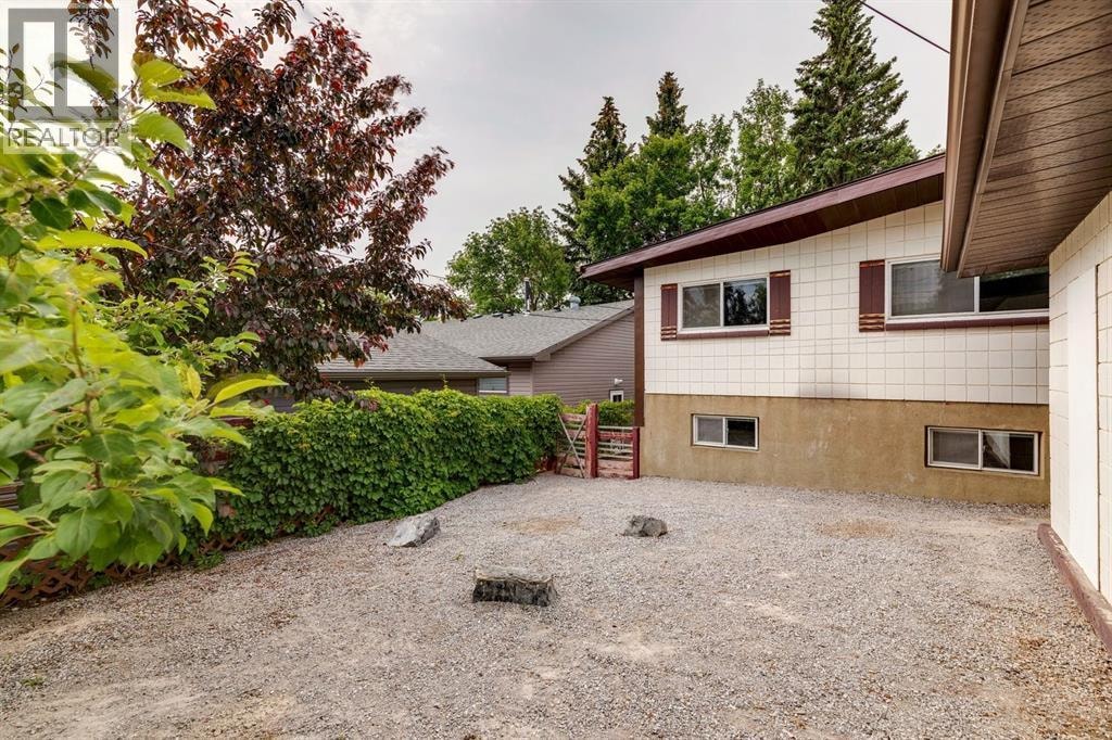 2144 Chilcotin Road NW — photo 35