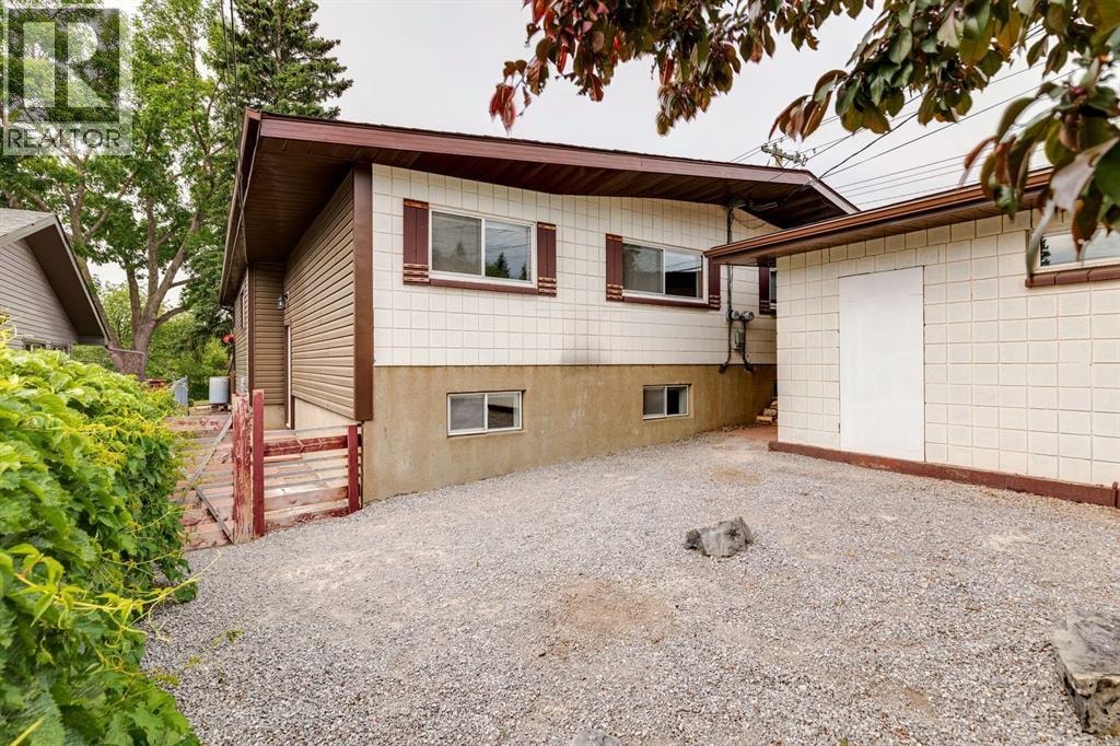 2144 Chilcotin Road NW — photo 36