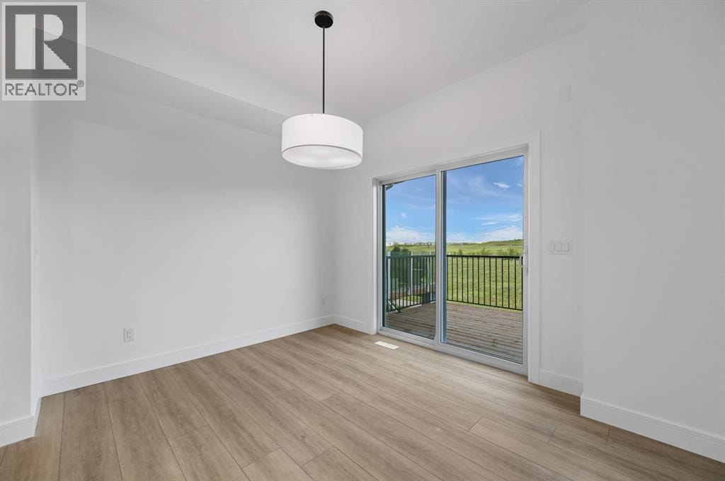 135 Walgrove Bay SE — photo 4