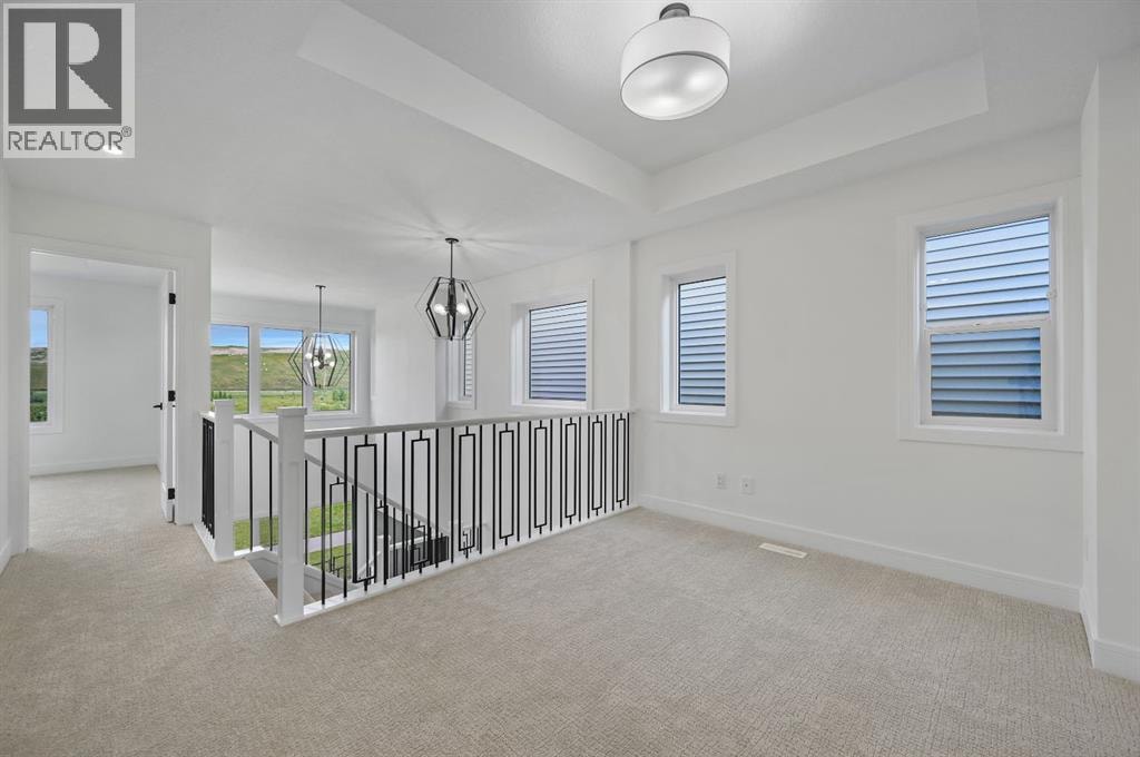 135 Walgrove Bay SE — photo 9