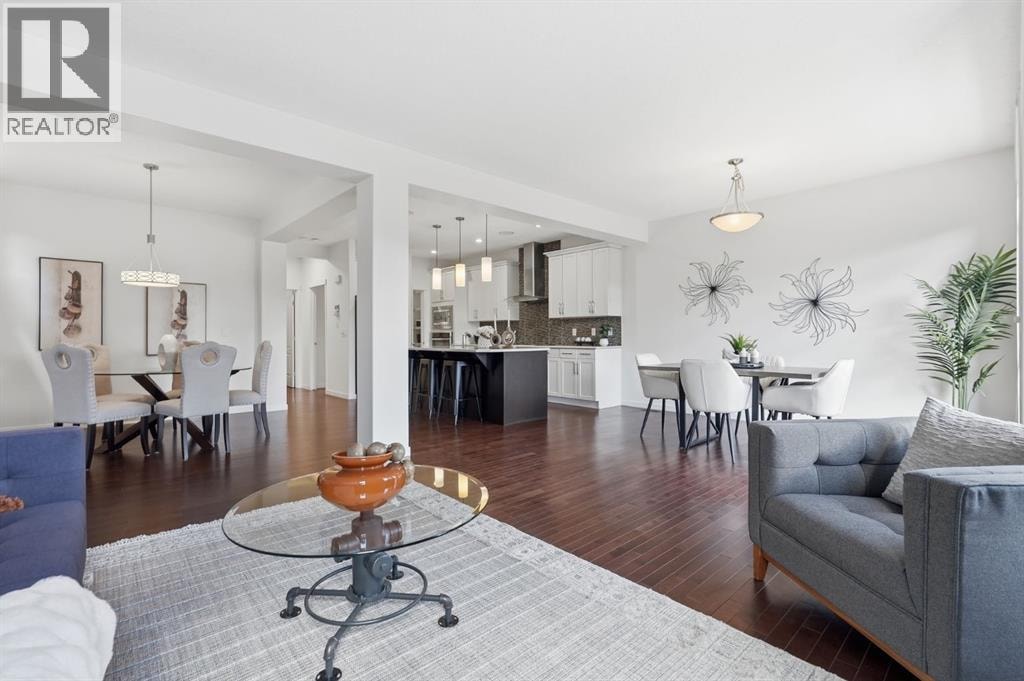 108 Evansborough Crescent NW — photo 4