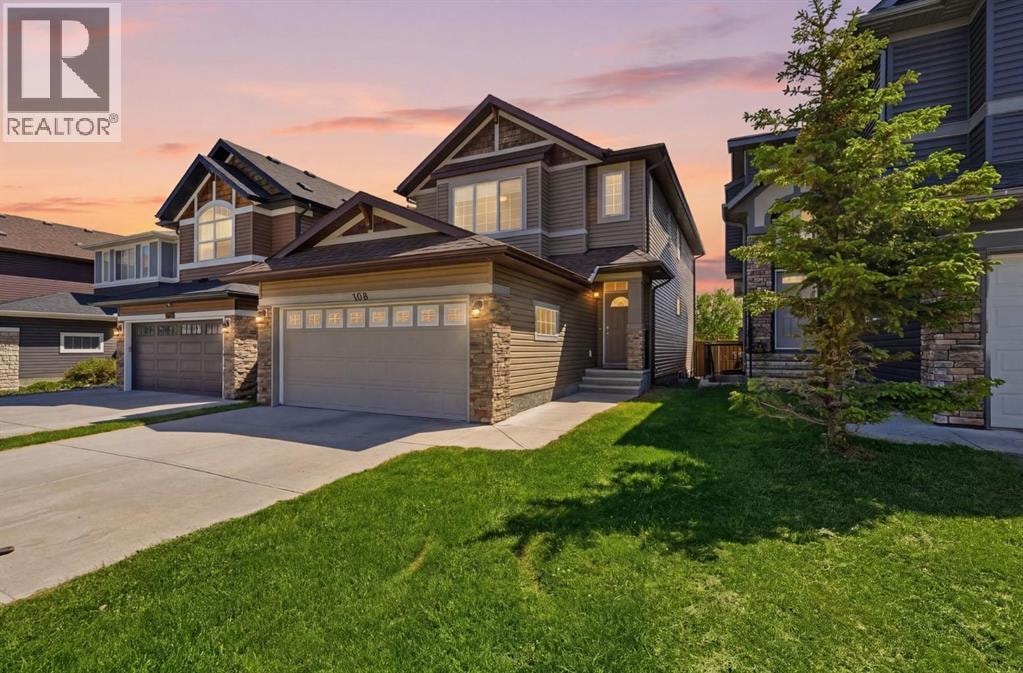 108 Evansborough Crescent NW
