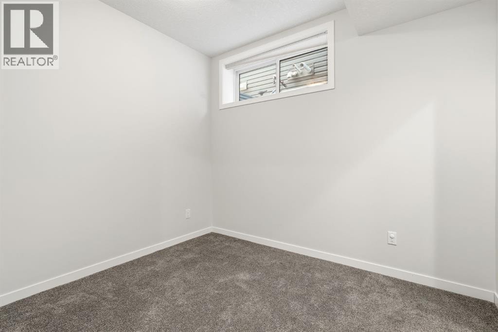 108 Evansborough Crescent NW — photo 37