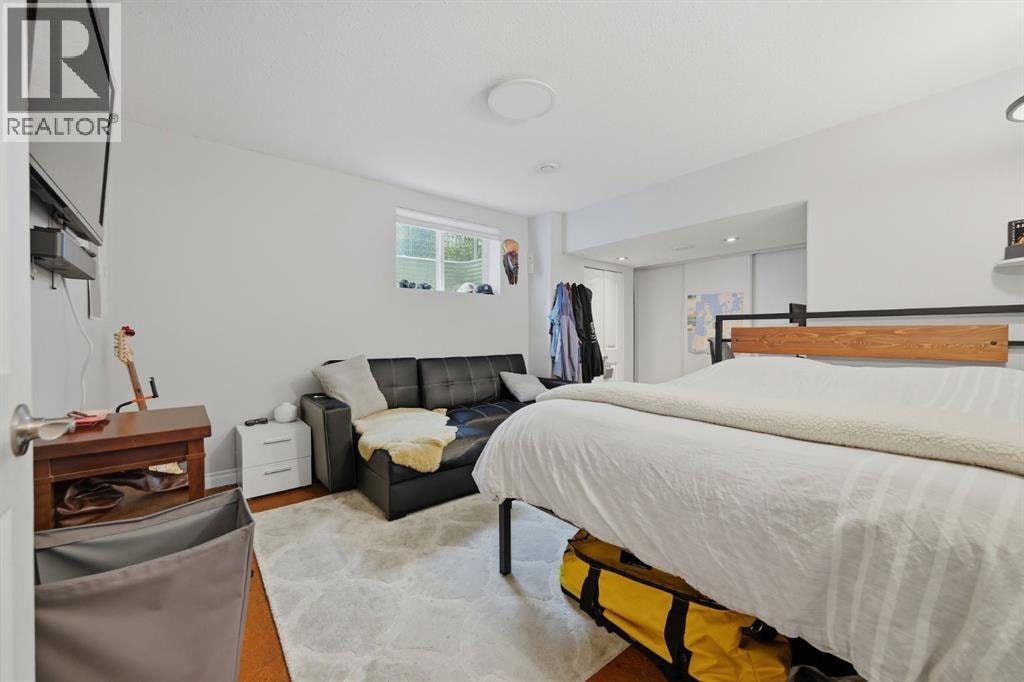 16 Coopers Heights SW — photo 35