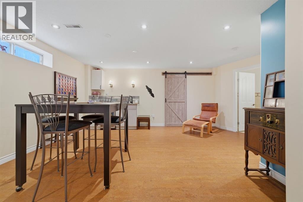 16 Coopers Heights SW — photo 33