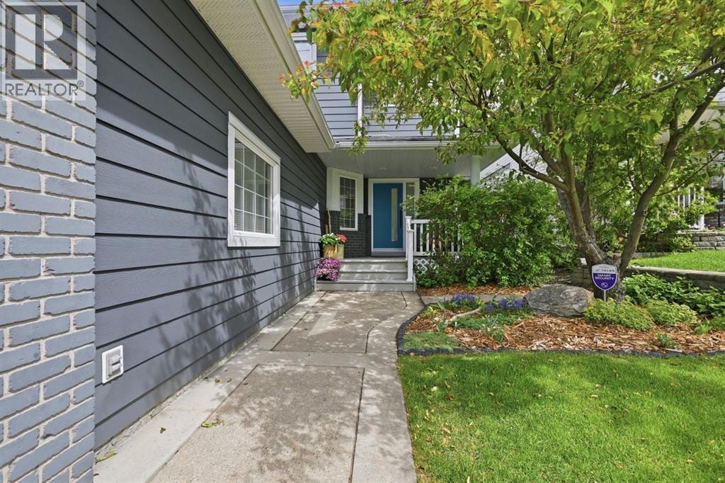 16 Coopers Heights SW — photo 2