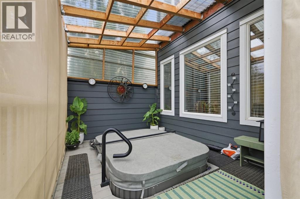 16 Coopers Heights SW — photo 38