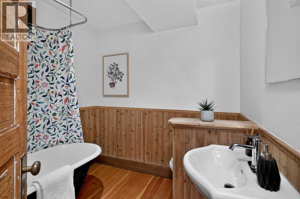 728 4A Street NW — photo 15