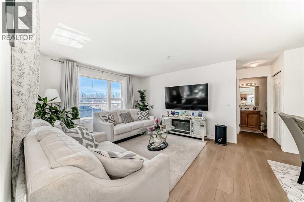 106, 174 N Railway Street — photo 11