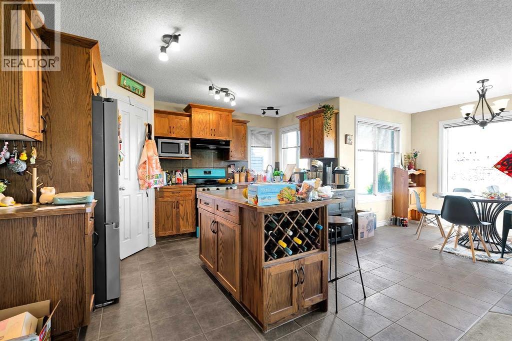 77 silverado creek Crescent SW — photo 2