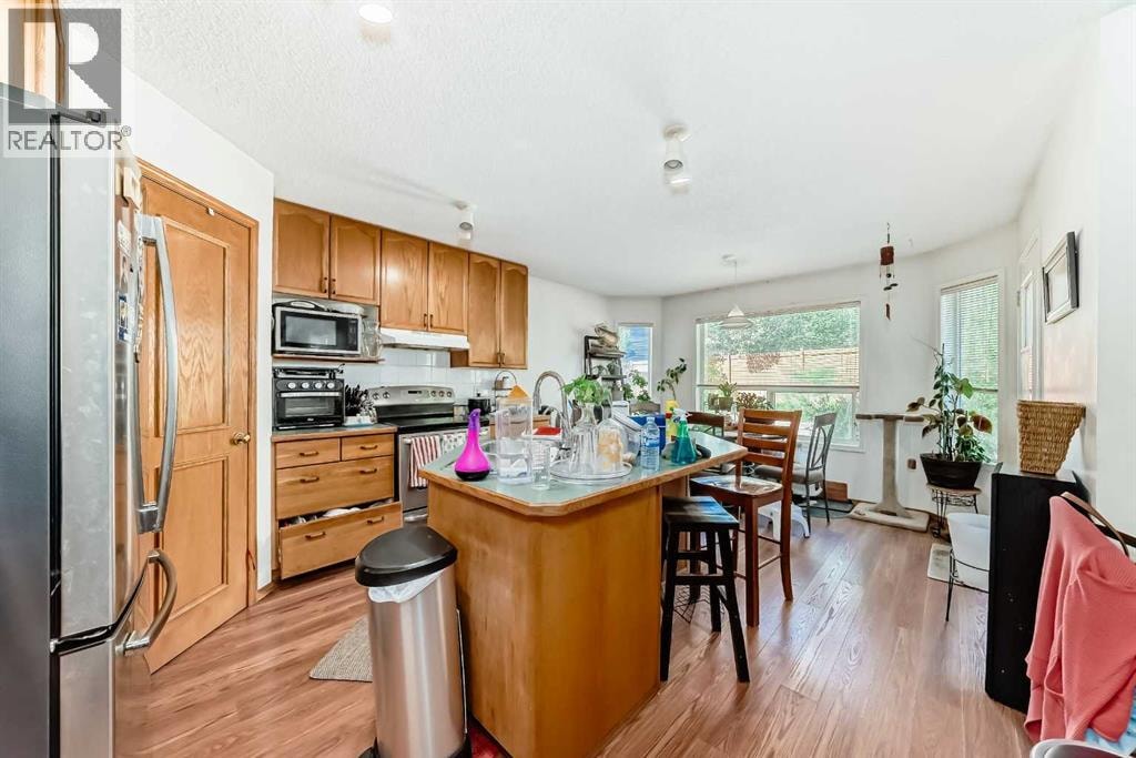 182 Somerglen Road SW — photo 4