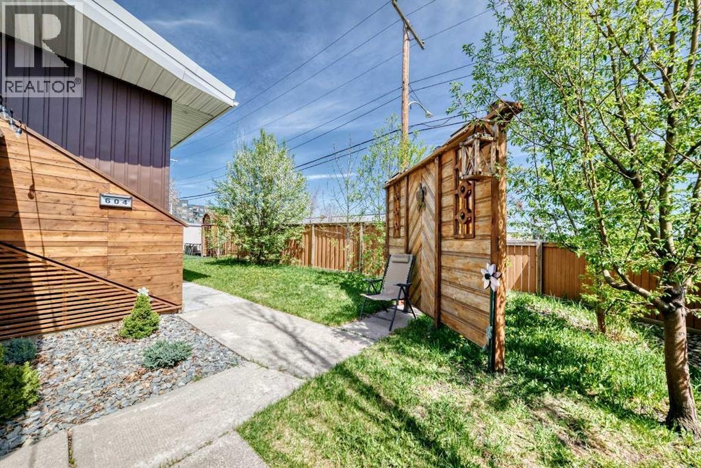 604 69 Avenue SW — photo 20