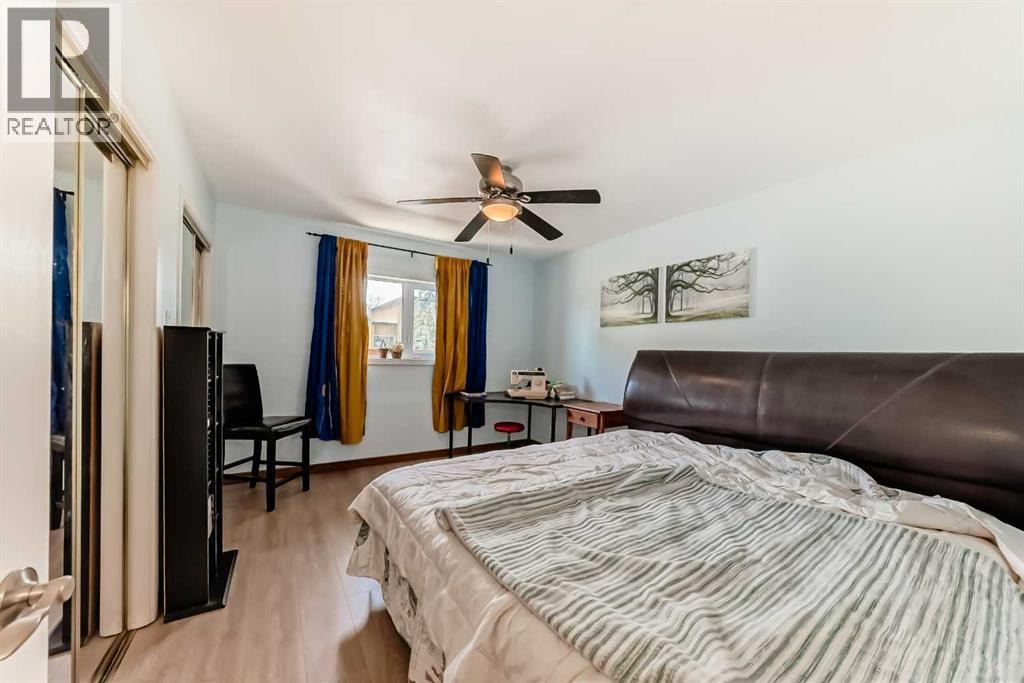 604 69 Avenue SW — photo 9