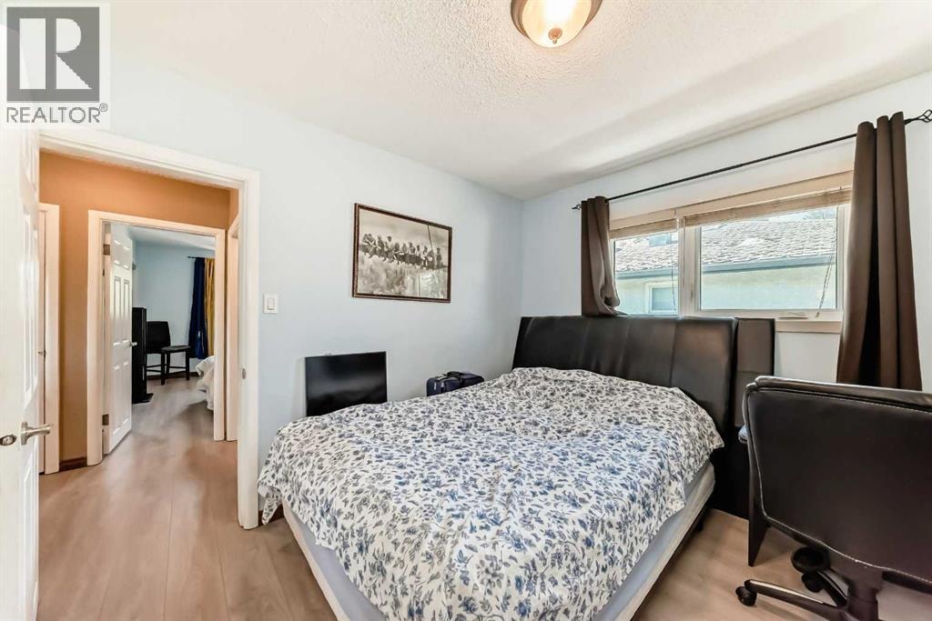 604 69 Avenue SW — photo 11