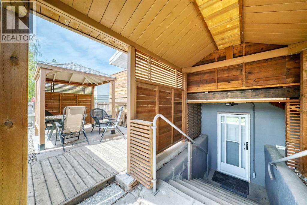 604 69 Avenue SW — photo 13