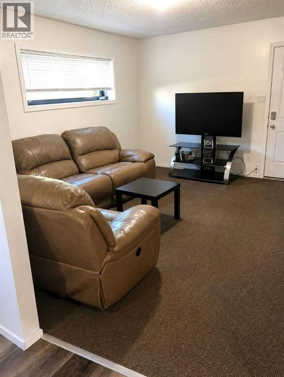604 69 Avenue SW — photo 25