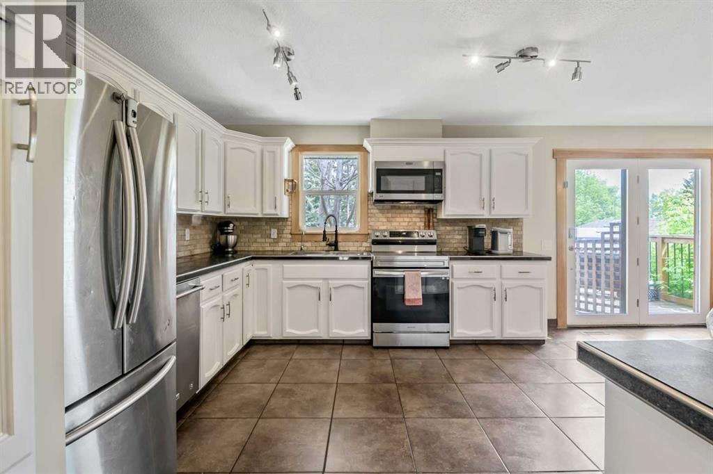 12 Robinson Drive — photo 16