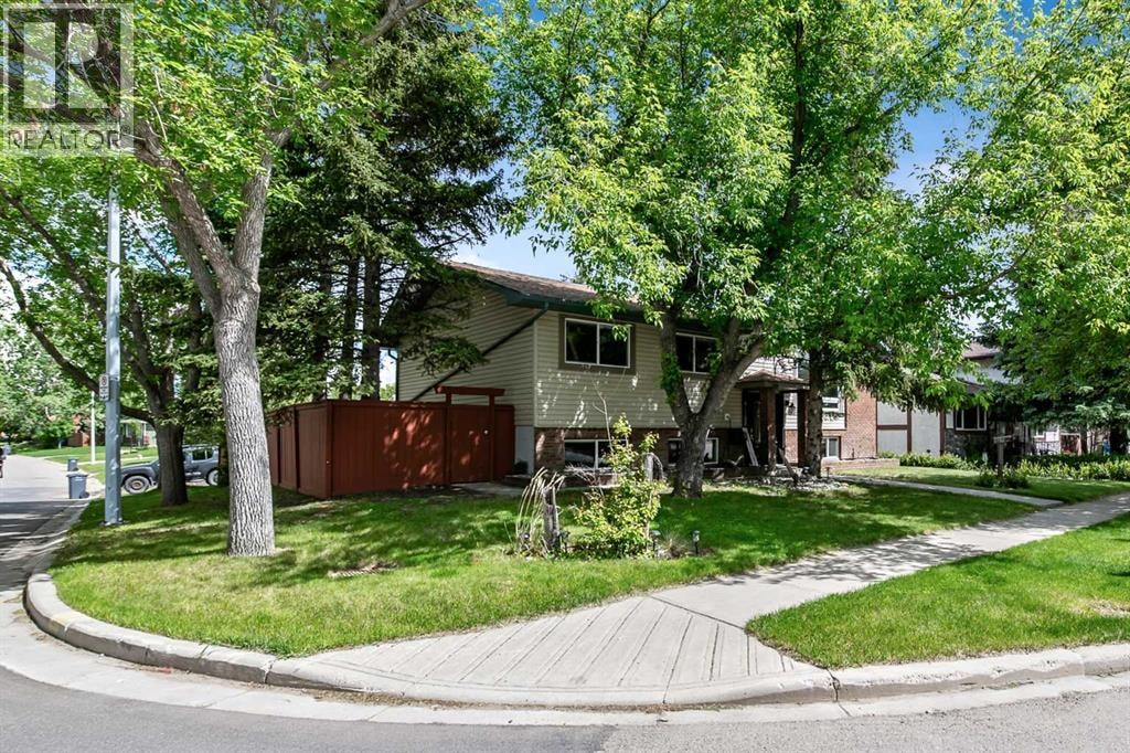 12 Robinson Drive — photo 1