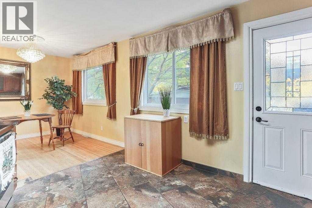 4604 Brisebois Drive NW — photo 4