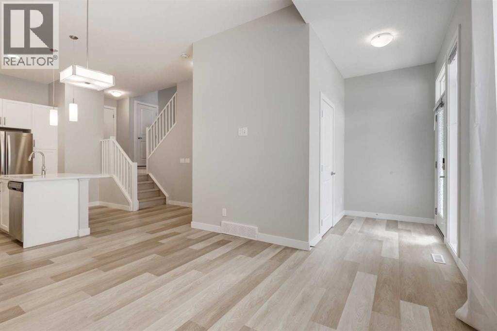 212 Crestbrook Common SW — photo 3