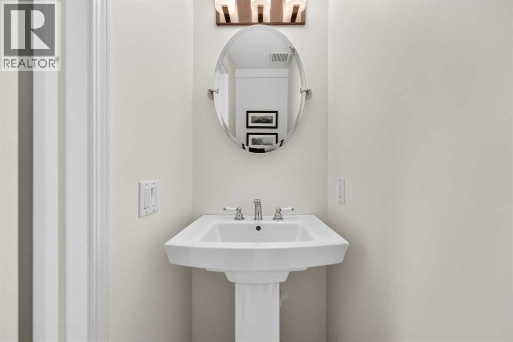 70 West Mackay Crescent — photo 10