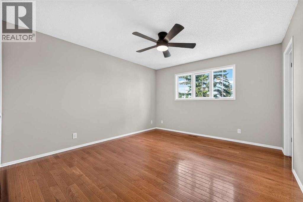 70 West Mackay Crescent — photo 12