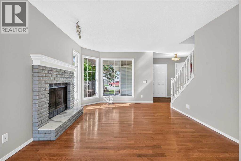 70 West Mackay Crescent — photo 6