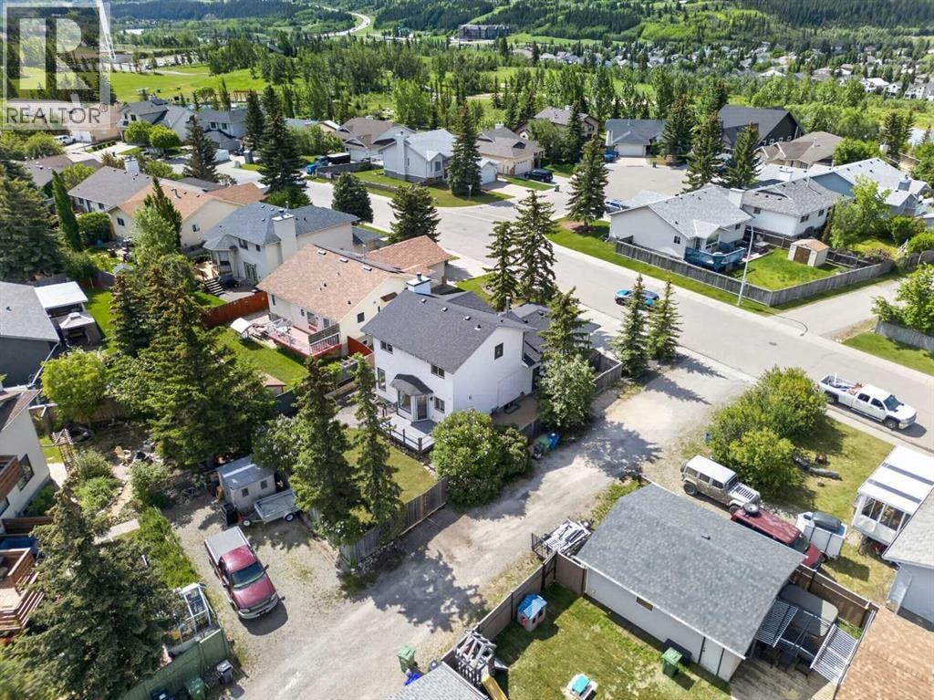 70 West Mackay Crescent — photo 26