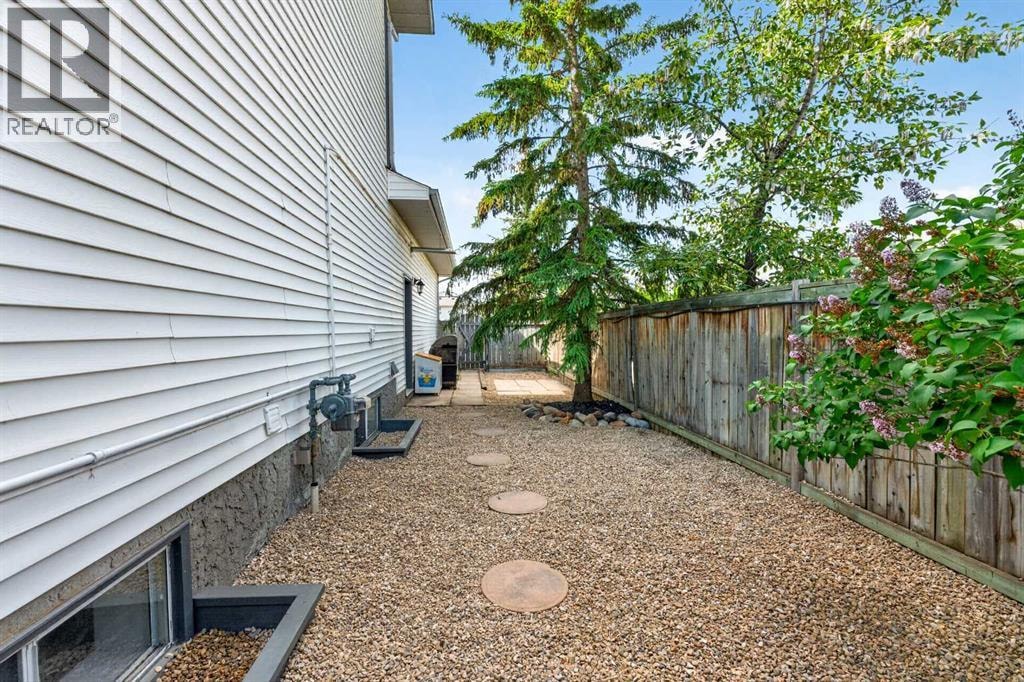 70 West Mackay Crescent — photo 25