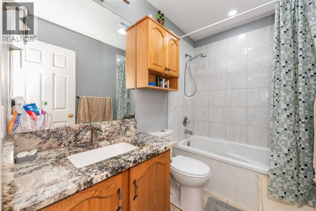 7820 Laguna Way NE — photo 18