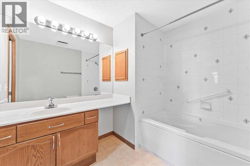 302, 200 Lincoln Way SW — photo 18