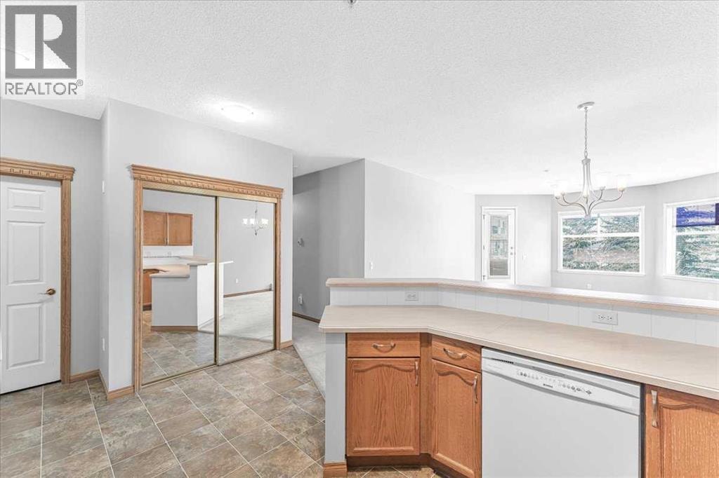 302, 200 Lincoln Way SW — photo 4