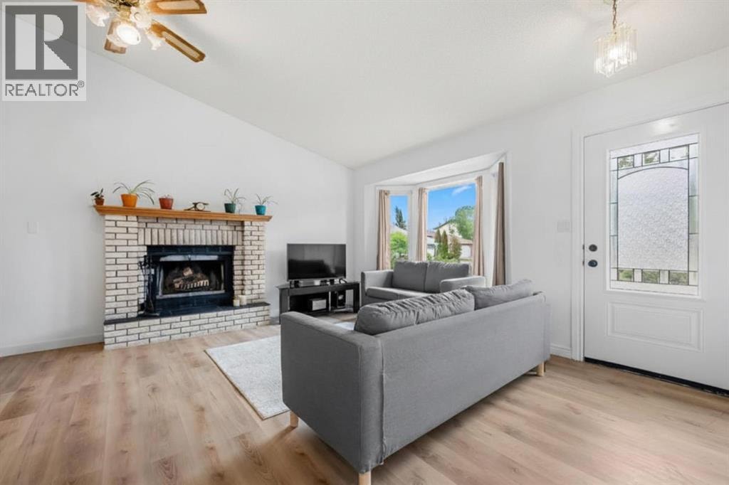 1667 Meadowbrook Drive SE — photo 3