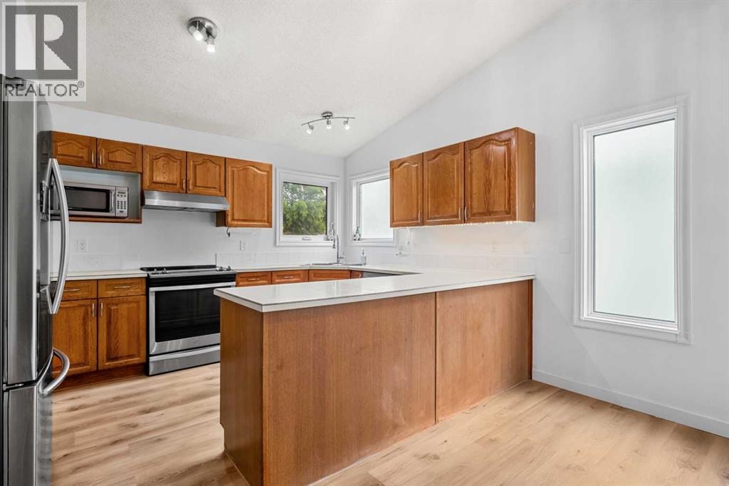 1667 Meadowbrook Drive SE — photo 9