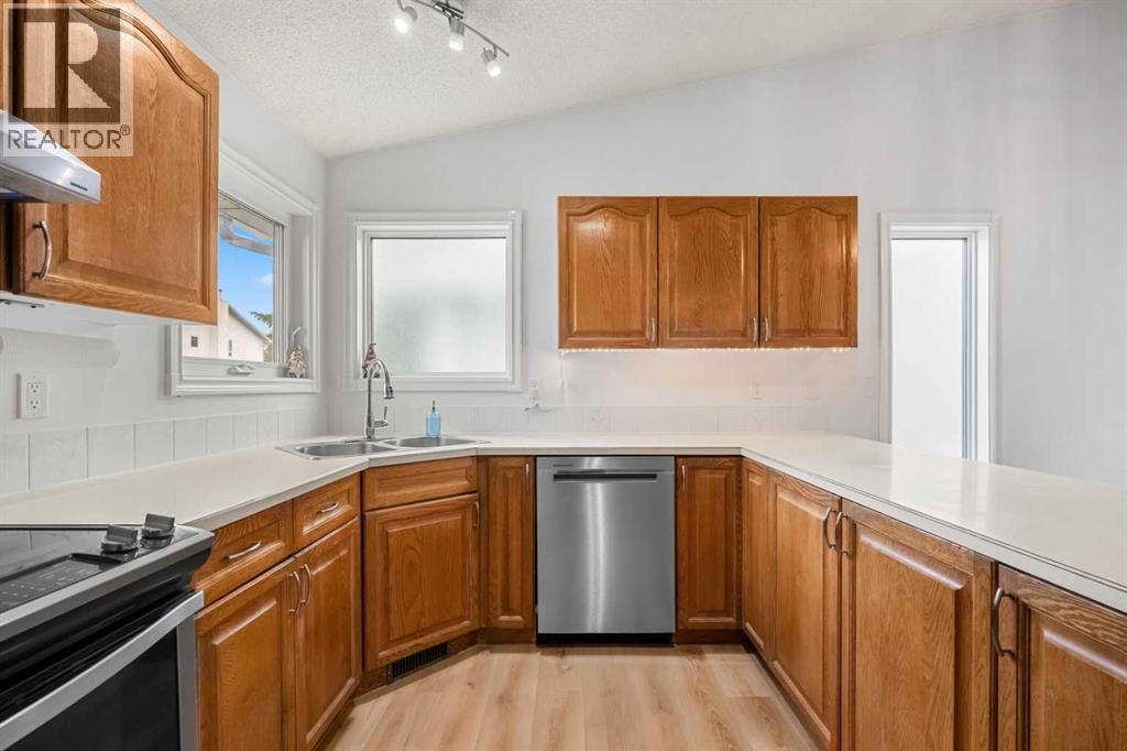 1667 Meadowbrook Drive SE — photo 13