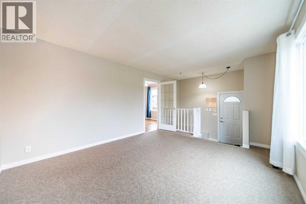 5119 30 Avenue SW — photo 27