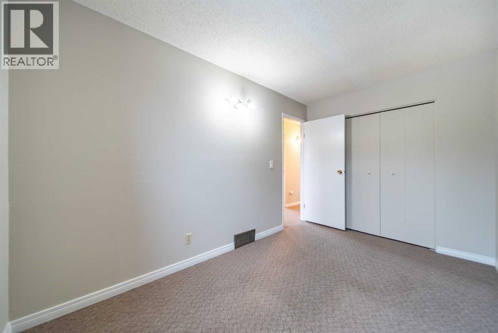 5119 30 Avenue SW — photo 34
