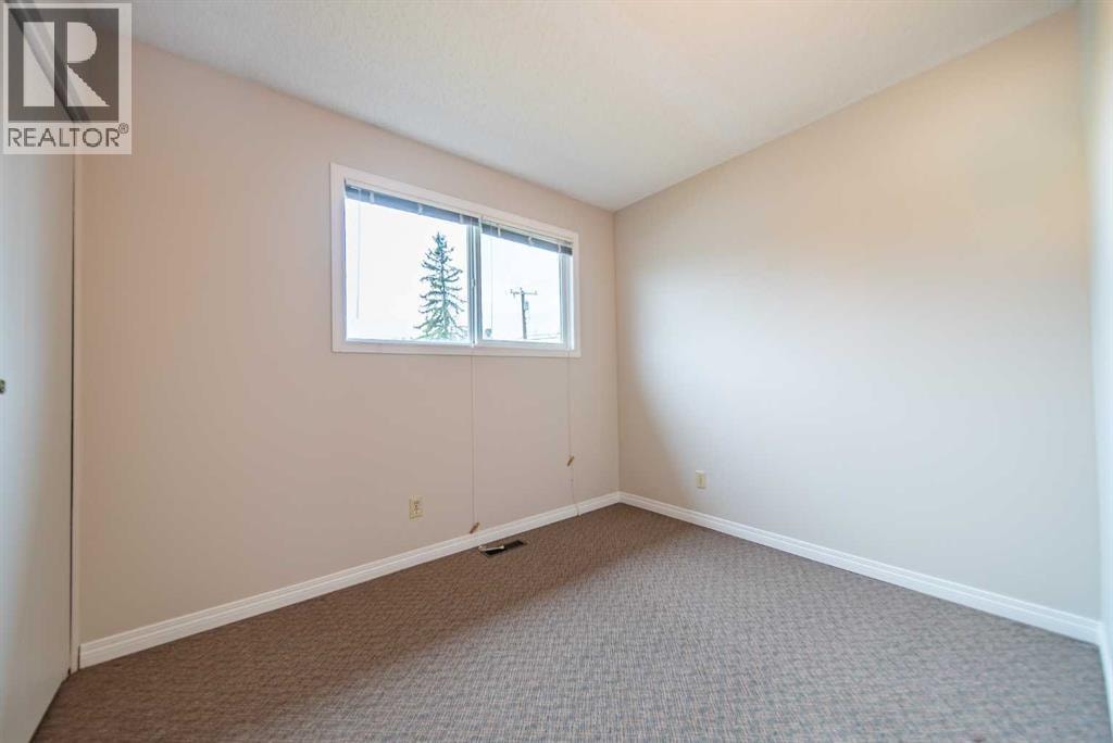 5119 30 Avenue SW — photo 31