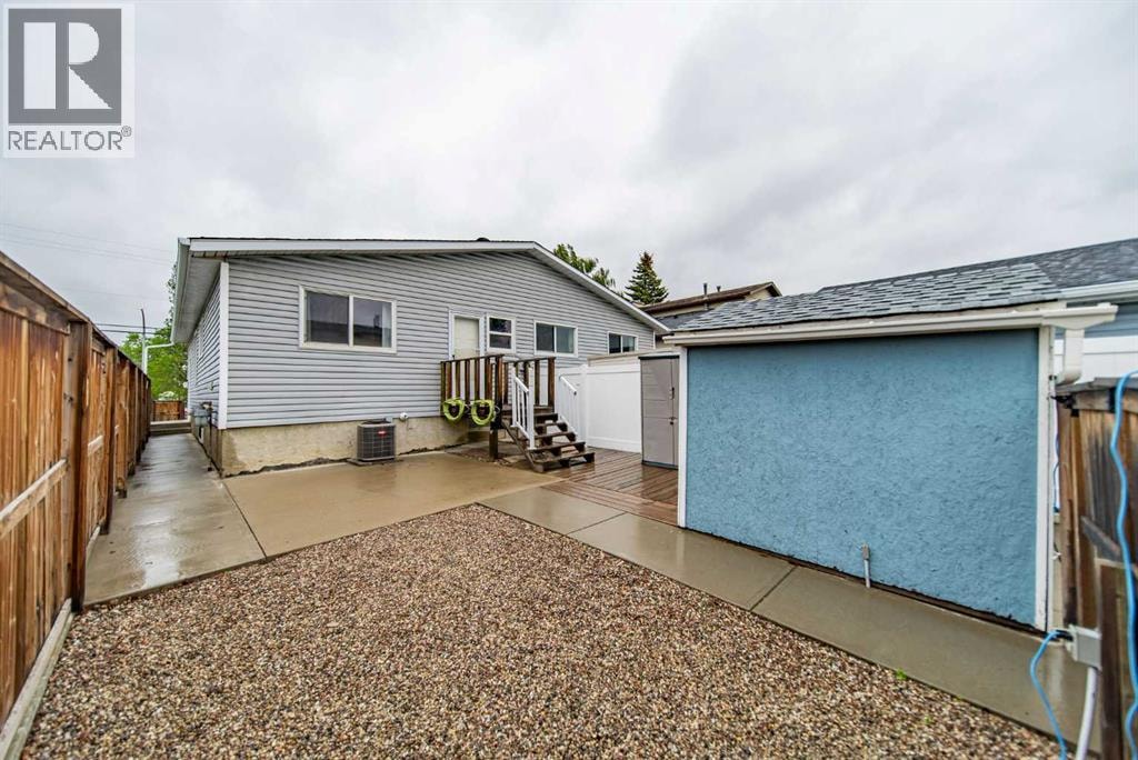 5119 30 Avenue SW — photo 20